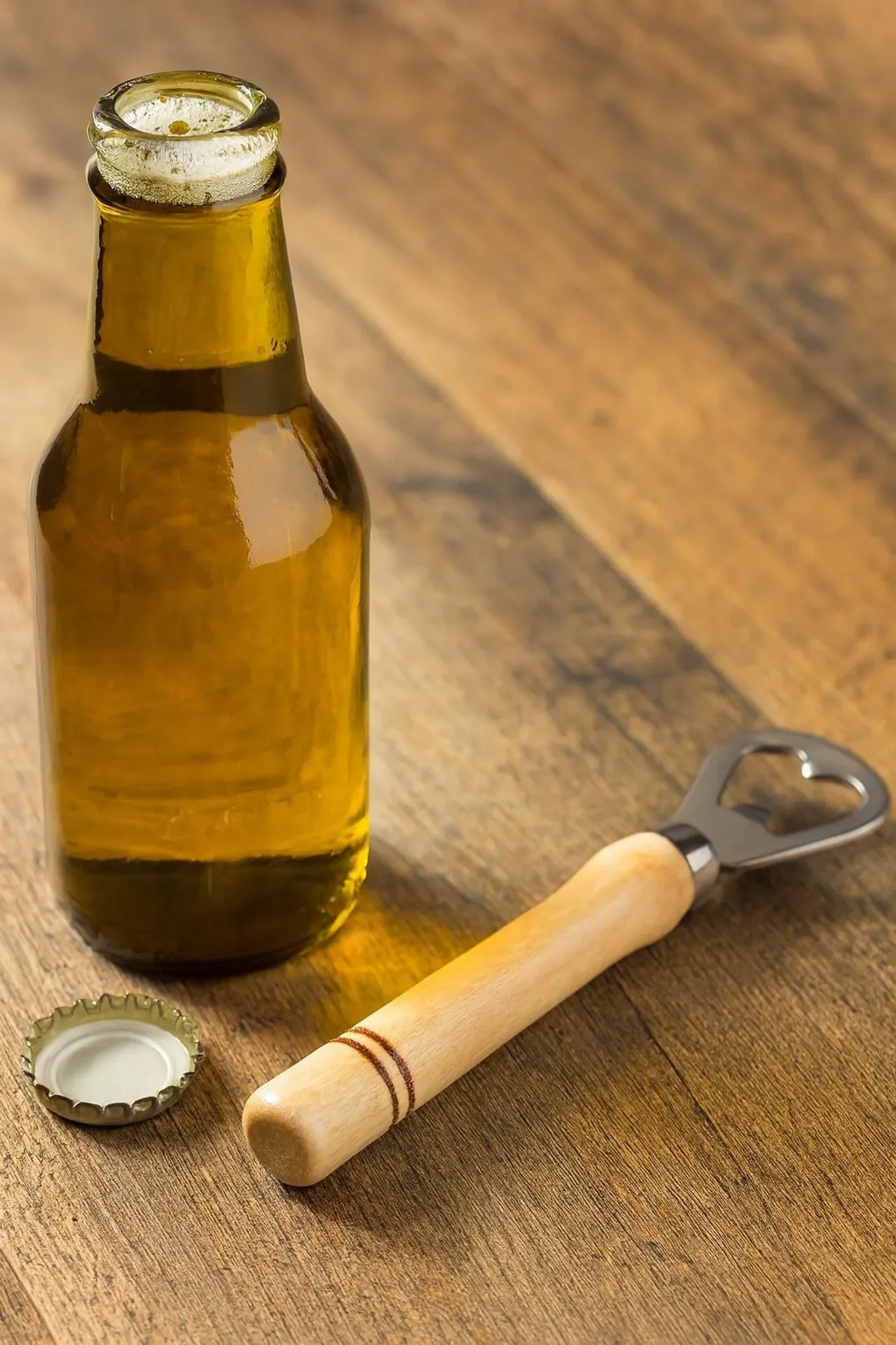 Flaschenöffner mit Holzgriff – manueller Bieröffner